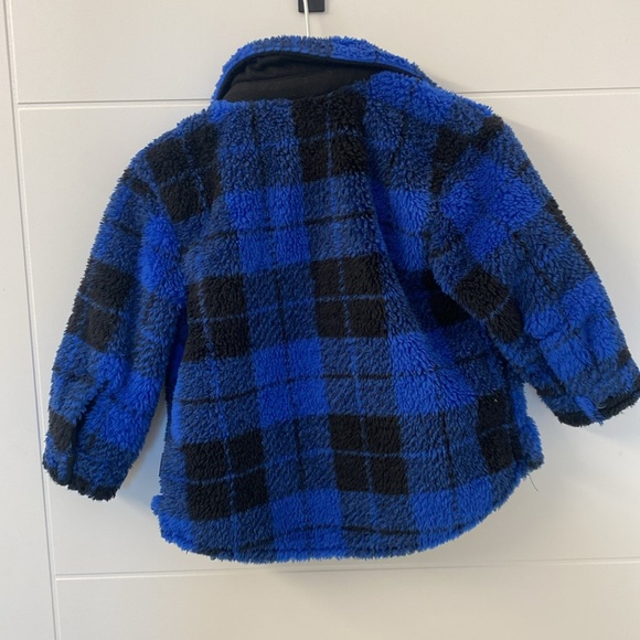⚫️ GAP ⚫️ plaid fleece jacket - size 12-18 - Picture 3 of 3